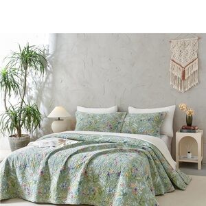 Botanical Bliss Green Quilt Set